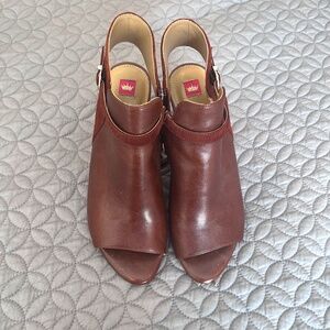 Elaine Turner brown genuine Leather heel size 7.5